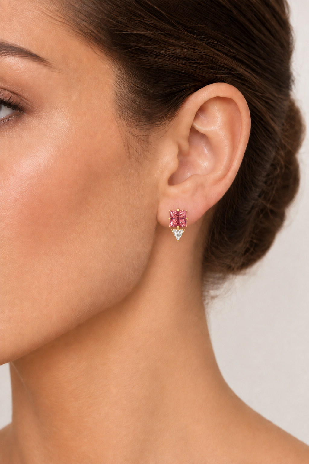 Aros Cuadrados con Triángulo Colgante Enchapados en Oro 14mm