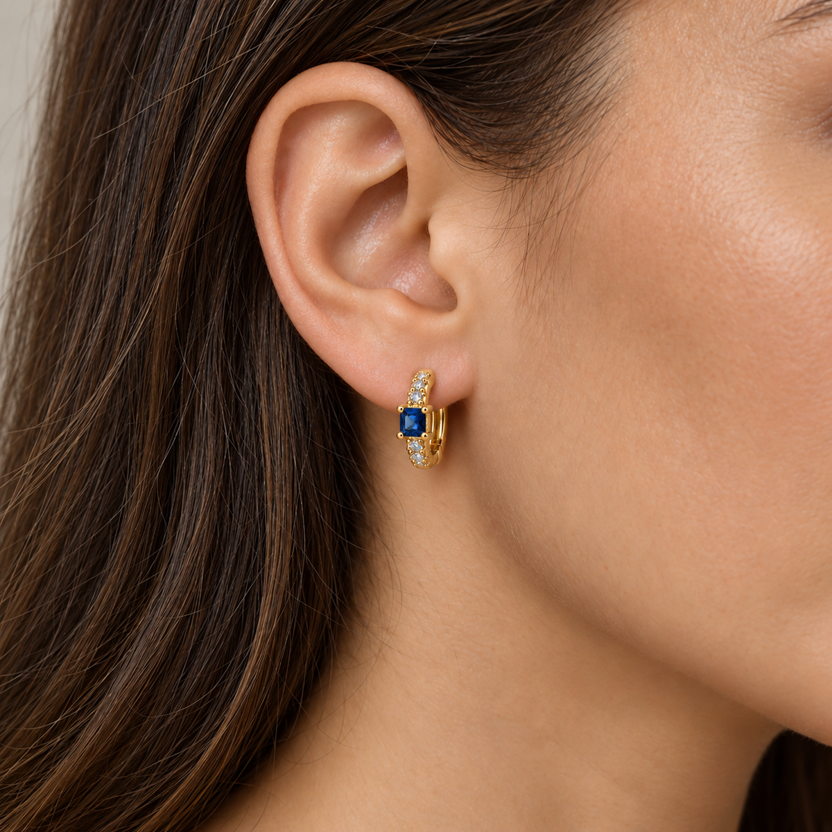 Aros Argolla con Piedra Cuadrada Enchapados en Oro 14mm