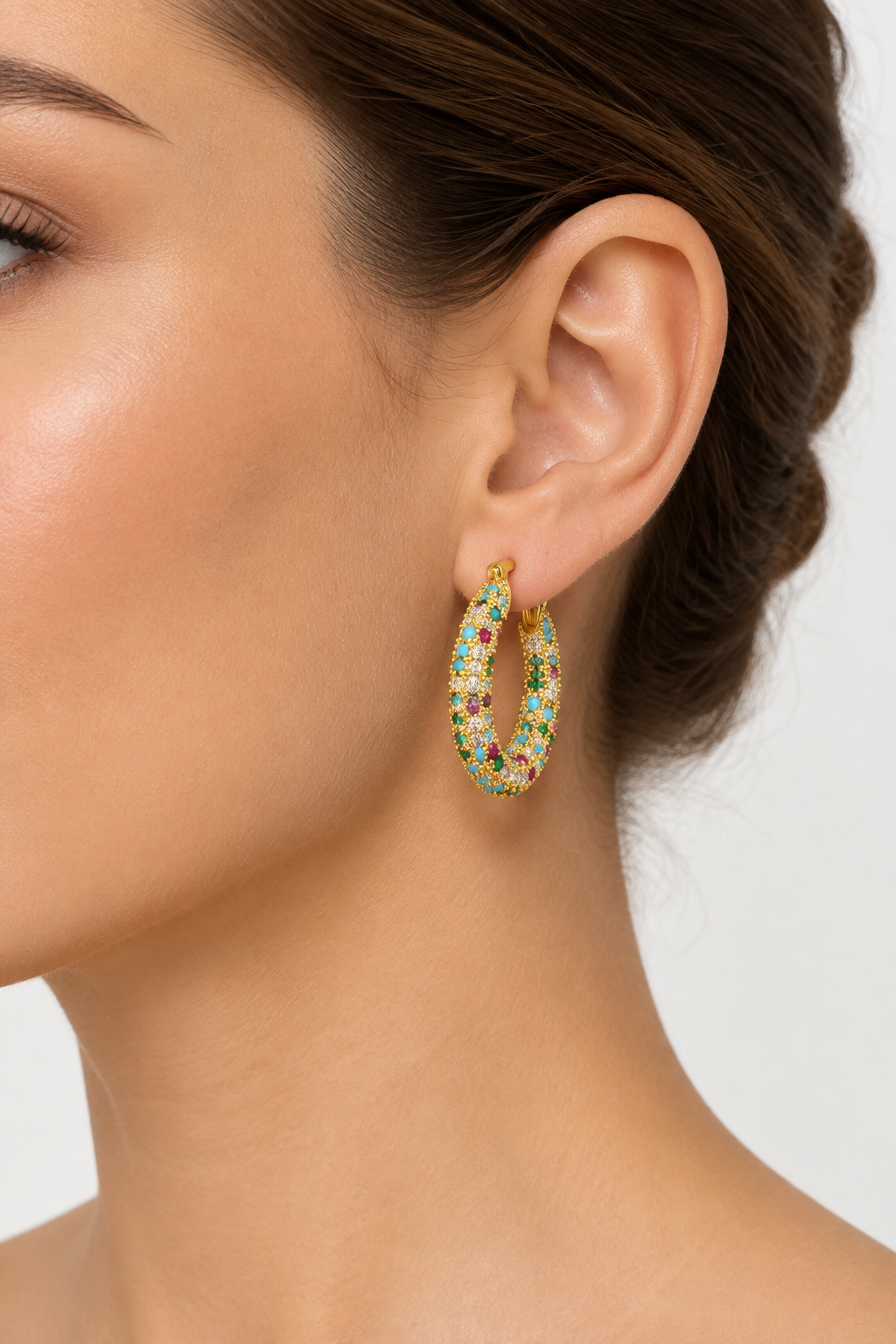 Argollas Ovaladas con Piedras Enchapadas en Oro 24mm