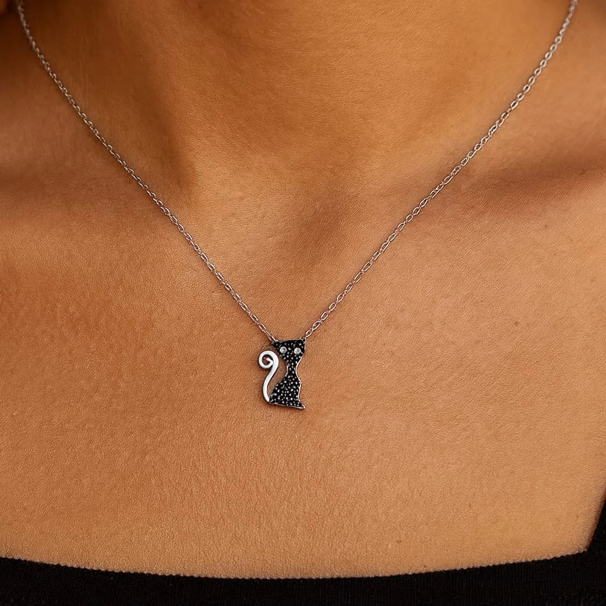 Collar Gato Circones Negro Rodinado Plata 925